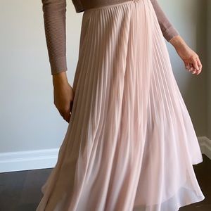 Aritzia Wilfred Twirl Skirt